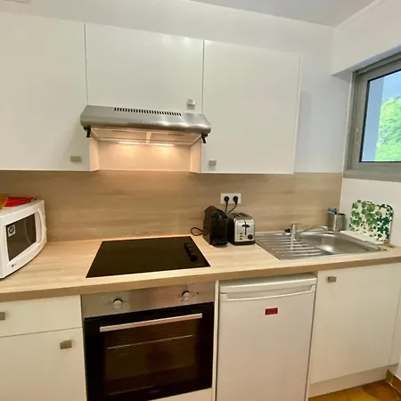 Large For 4 People Very Close To Golf Course アパート *